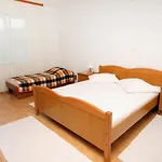 شقة With Parking Space Kampor, Rab - 5029 *