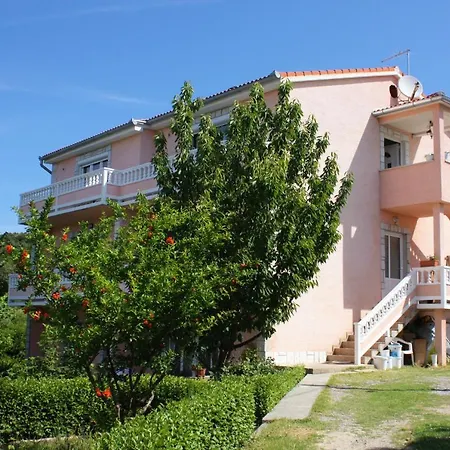 Apartment Apartments With A Parking Space Kampor, Rab - 5029